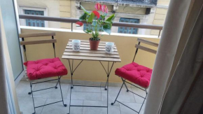 Yolanda Studios, Piraeus